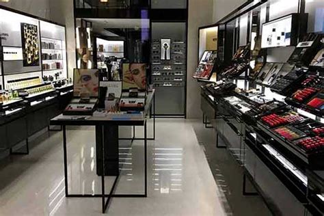 chanel boutique make up milano|Chanel Fragrance and Beauty's First Standalone Store in Milan.